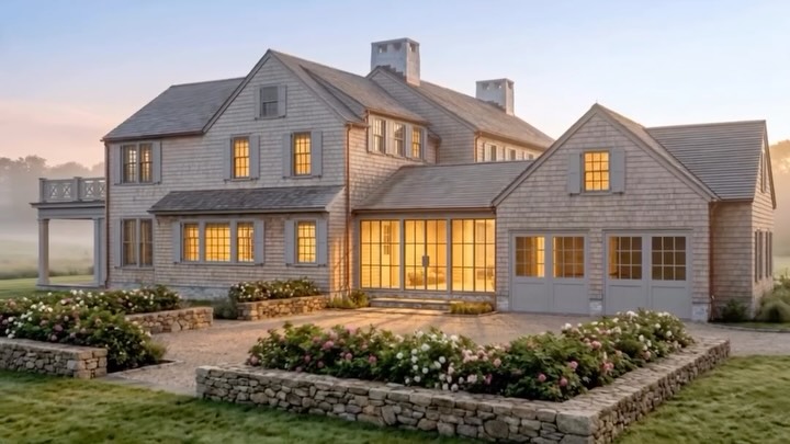 Breezeway details 

#breezeway #thehamptons #architecture #traditionalhome #designinspiration